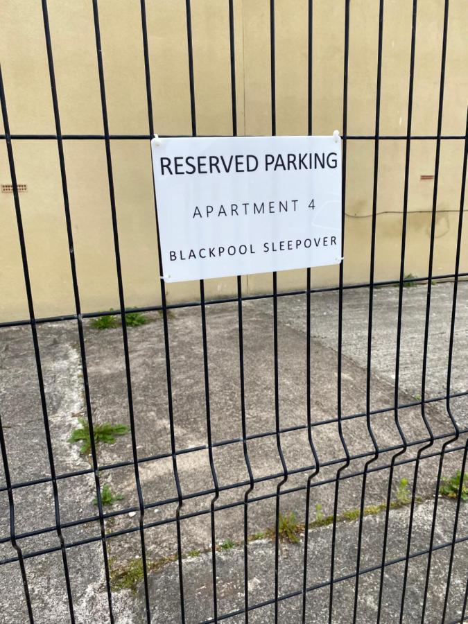 Blackpool Sleepover Apartment 4 Free Parking Sleeps 6 ภายนอก รูปภาพ